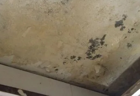 三河阳台漏水维修公司分享下三河卫生间渗水维修需要注意哪些问题。